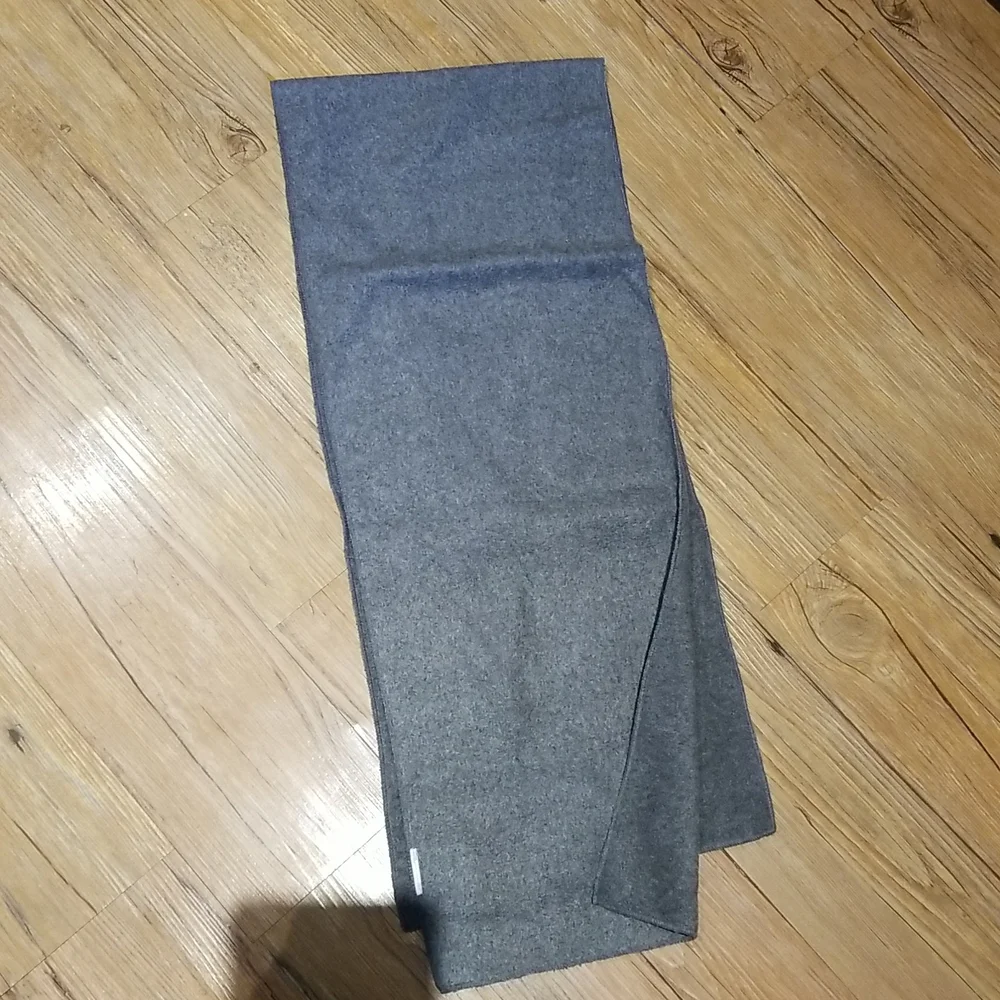 Old Navy scarves 1 black 1 grey NWOTS